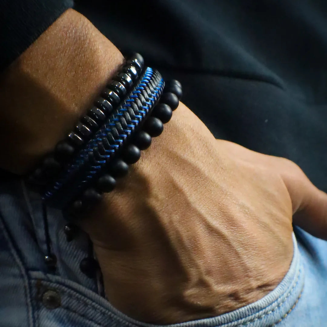 Combo Cuero Negro y Azul + Dos (02) Pulseras Tejidas
