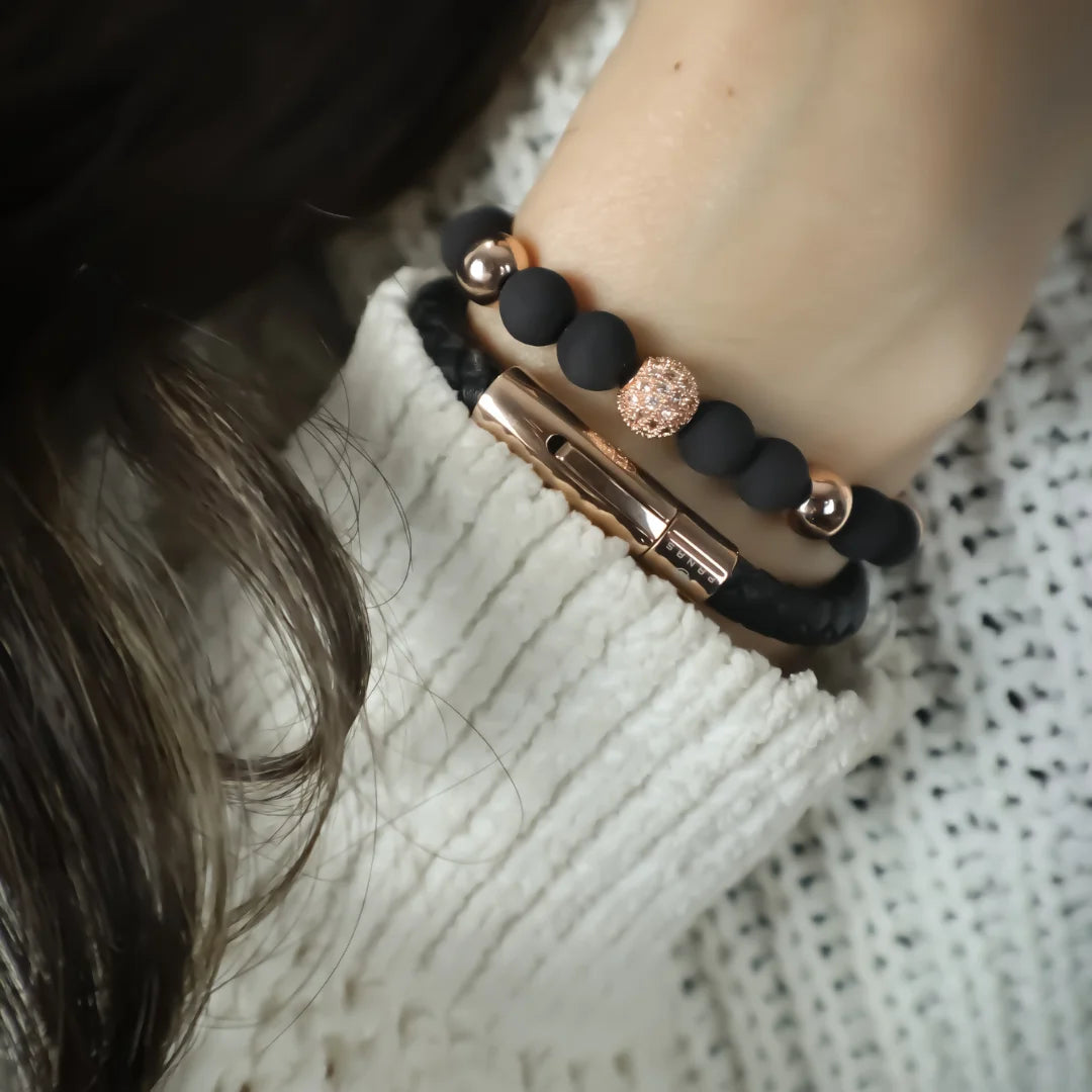 Combo Damas Cuero Redondo Negro + Pulsera Tejida