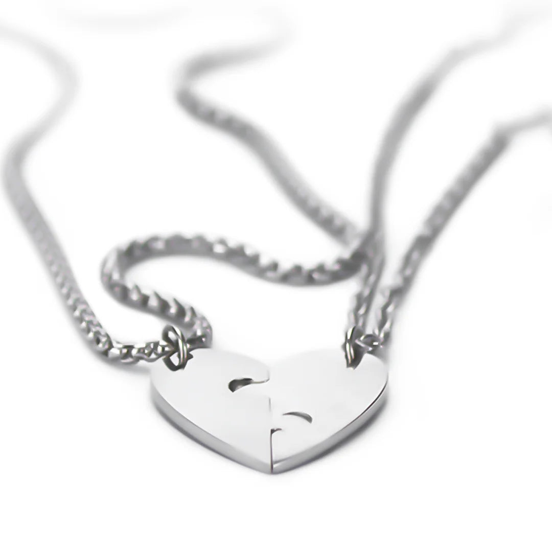 Cadenas Corazón Partido (Especiales Parejas-Disponibles para Grabados Personalizados)