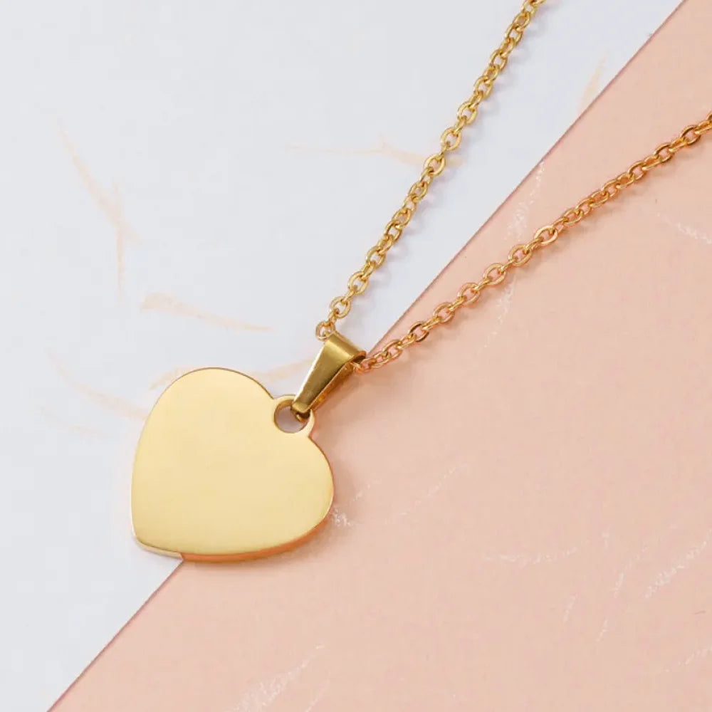 Cadena para Damas Dije Corazón Dorada con Grabado Personalizado