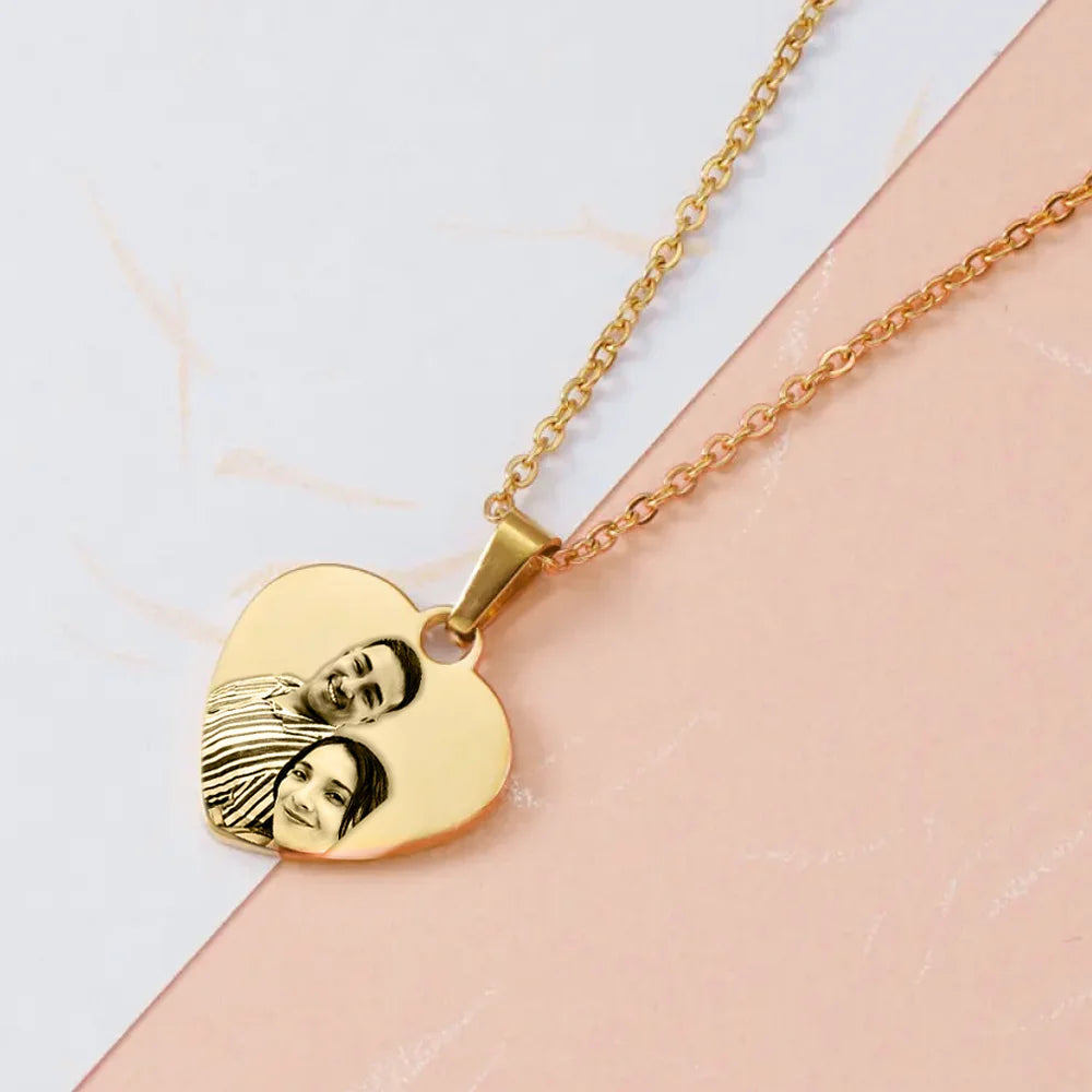 Cadena para Damas Dije Corazón Dorada con Grabado Personalizado