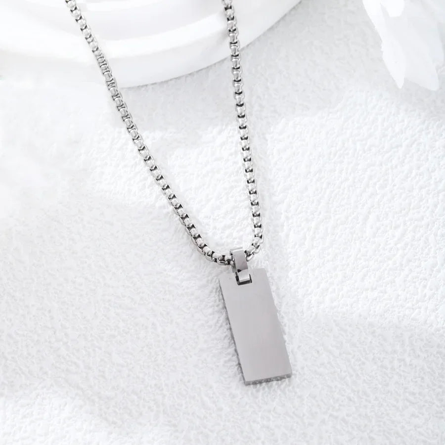 Cadena Placa Rectangular Plateada con Grabado Personalizado