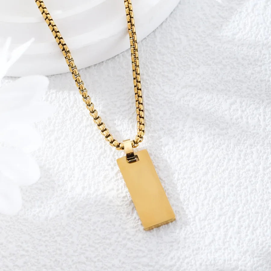 Cadena Placa Rectangular Dorada con Grabado Personalizado