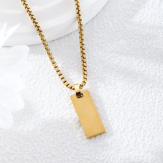 Cadena Placa Rectangular Dorada con Grabado Personalizado