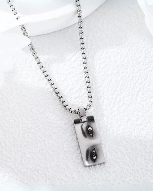 Cadena Placa Rectangular Plateada con Grabado Personalizado
